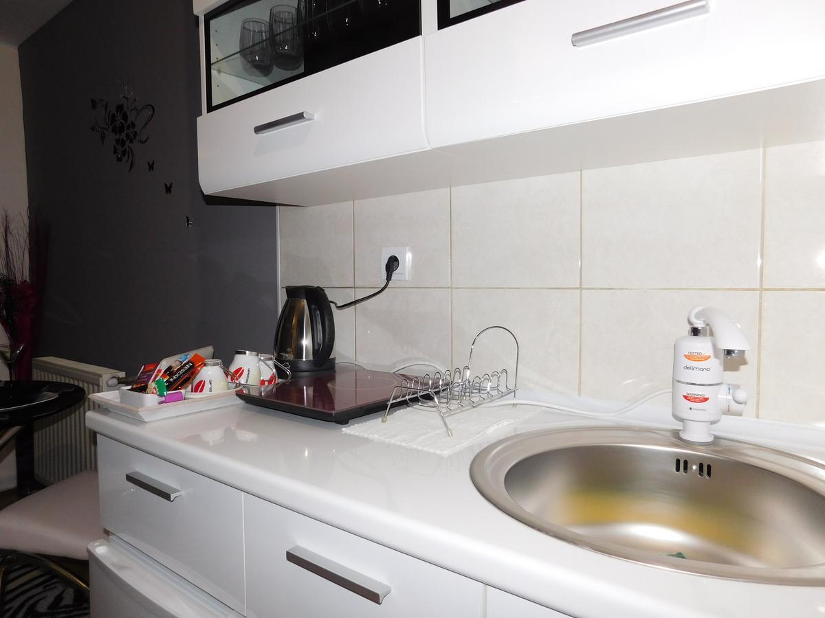 Velvet Lux Apartment Ni Exterior foto