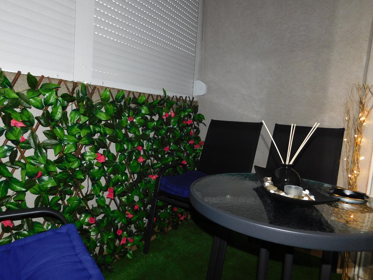 Velvet Lux Apartment Ni Exterior foto
