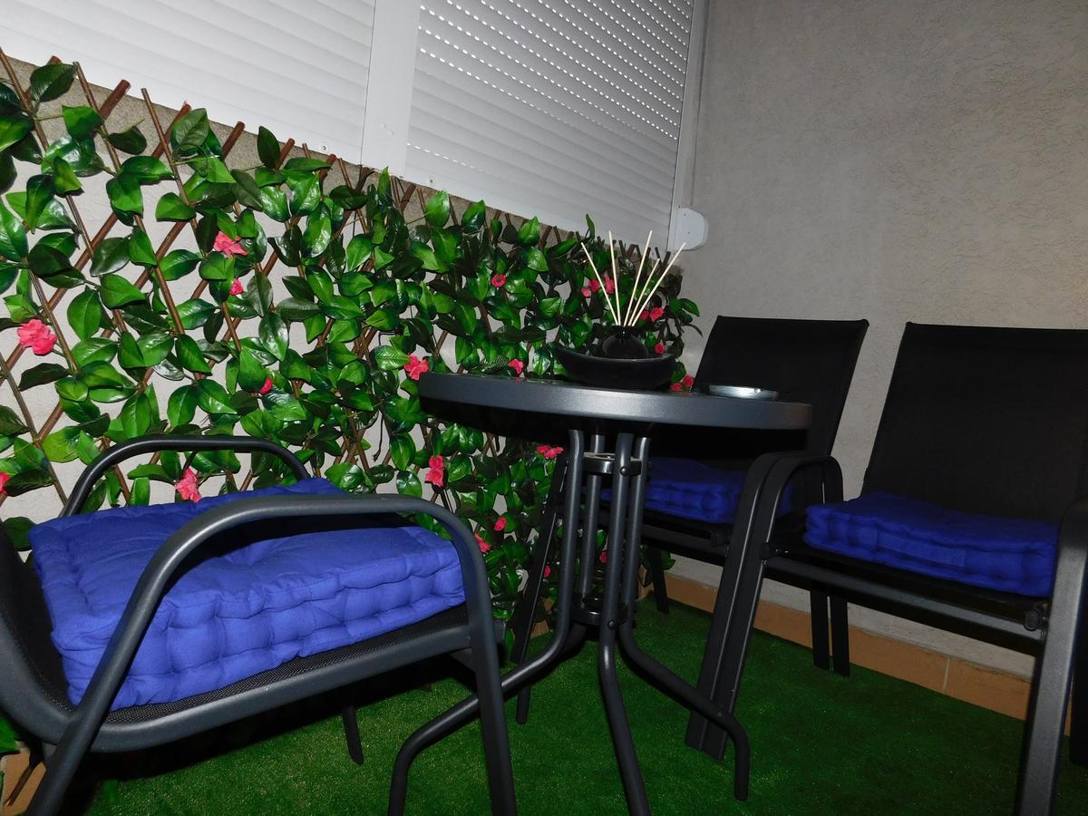 Velvet Lux Apartment Ni Exterior foto