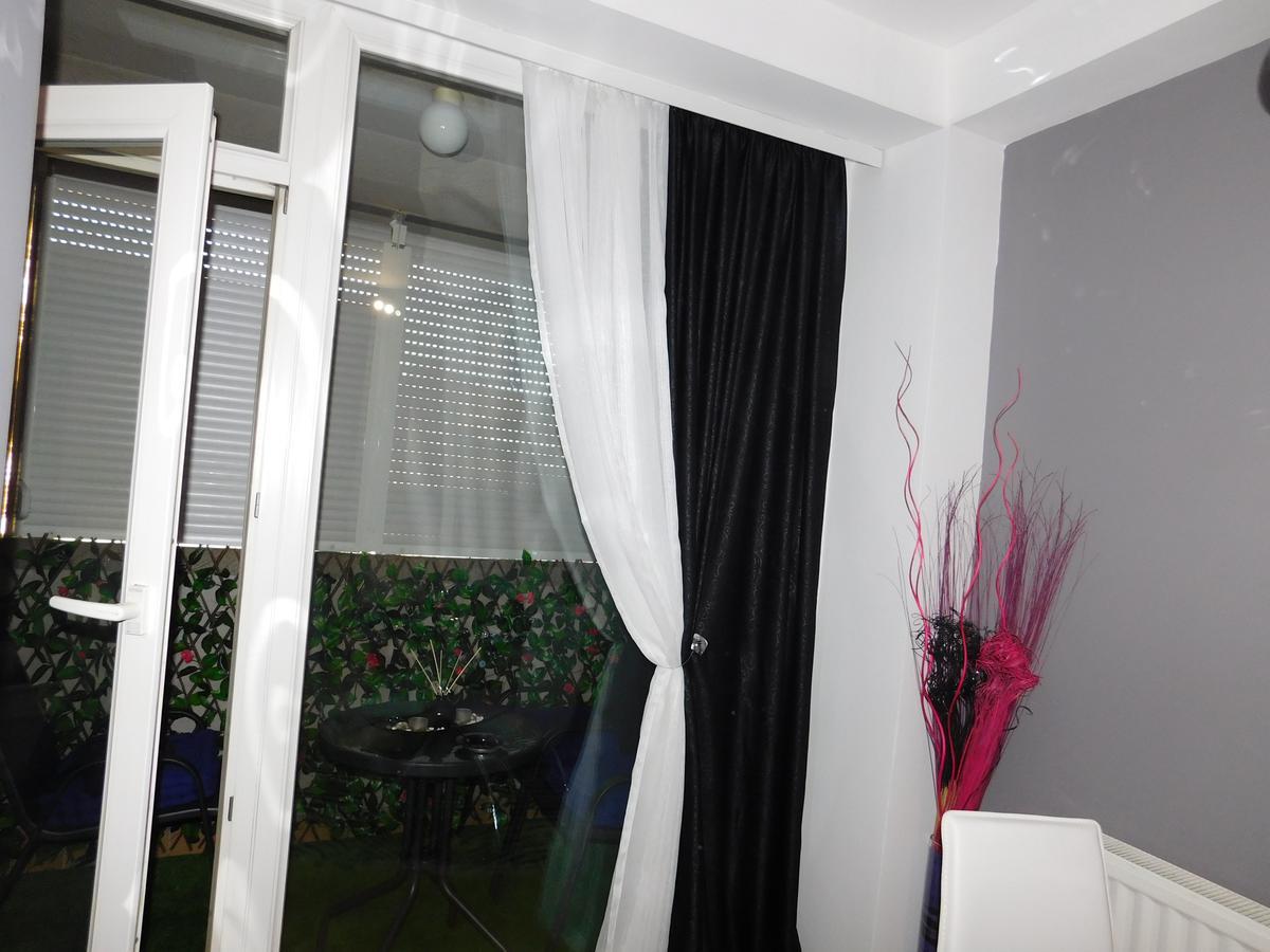 Velvet Lux Apartment Ni Exterior foto